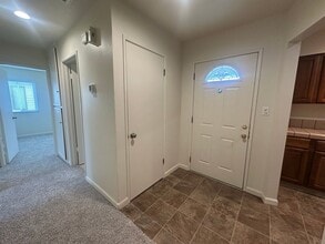 1340 Keeney Way in Sacramento, CA - Building Photo - Building Photo