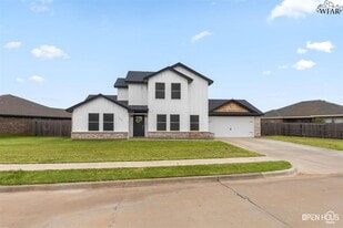5030 Olivia Ln in Wichita Falls, TX - Building Photo