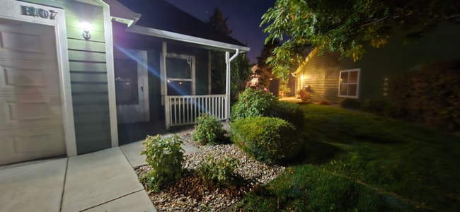 721 Waterglen Dr