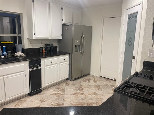 35577 Ruth Ave in Wildomar, CA - Foto de edificio - Building Photo