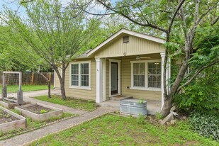 903 Chote Ave in Austin, TX - Building Photo