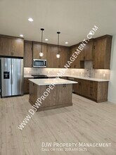 1199 N Webb Wy in Meridian, ID - Building Photo - Building Photo