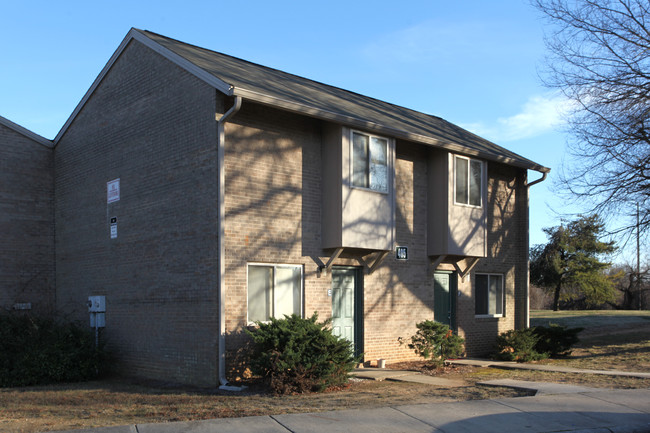 Lake Road Apartments in High Point, NC - Building Photo - Building Photo