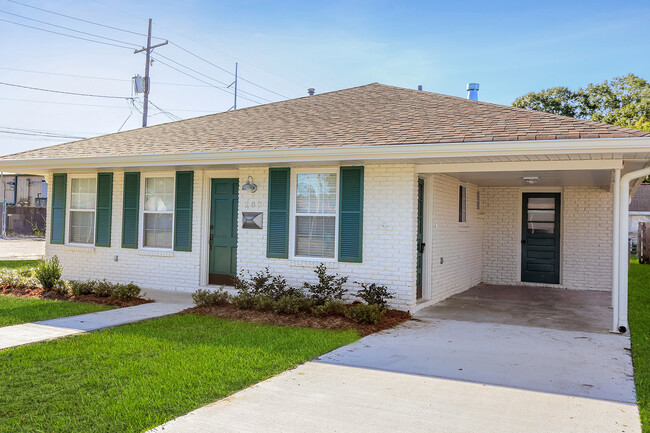 200 Pink St in Metairie, LA - Building Photo - Building Photo