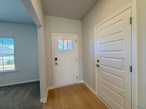 14739 Mountain Strm Dr in Athens, AL - Building Photo - Building Photo