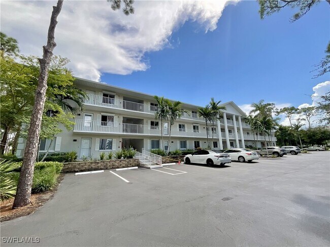 3002 Sandpiper Bay Cir in Naples, FL - Building Photo - Building Photo