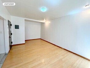 650 10th Ave in New York, NY - Building Photo - Building Photo
