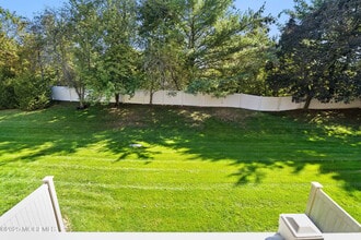11 Stuart Dr in Freehold, NJ - Building Photo - Building Photo