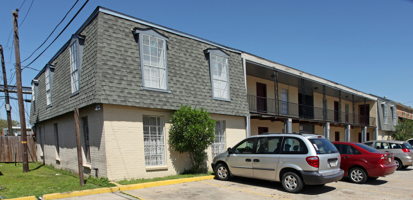 1308 Bolo Ct in Westwego, LA - Building Photo