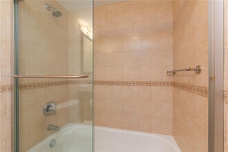 545 SE 12th St in Dania Beach, FL - Building Photo - Building Photo