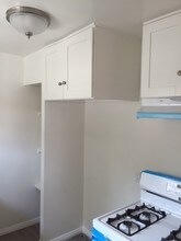 2512 N Buena Vista St, Unit 2512 in Burbank, CA - Building Photo - Building Photo