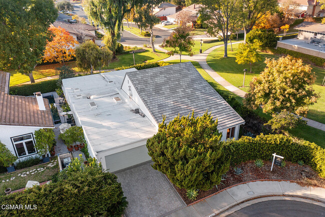 4323 Beaucroft Ct in Westlake Village, CA - Foto de edificio - Building Photo