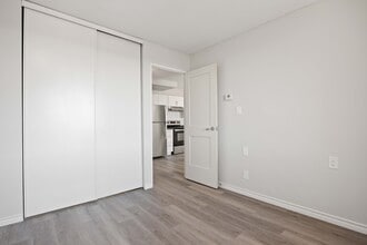 The Kenwick in Sarnia, ON - Foto de edificio - Building Photo