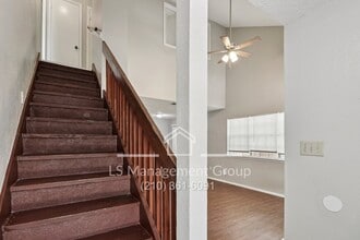 6720 Windsor Hollow Dr in San Antonio, TX - Building Photo - Building Photo