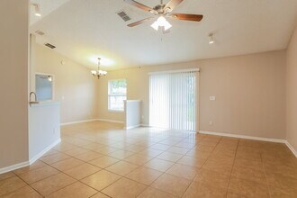 12392 Soaring Flight Dr in Jacksonville, FL - Foto de edificio - Building Photo