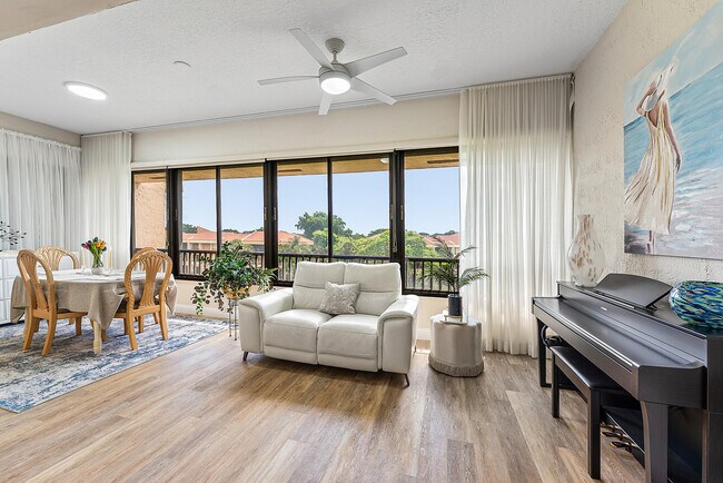 7546 La Paz Blvd in Boca Raton, FL - Building Photo - Building Photo