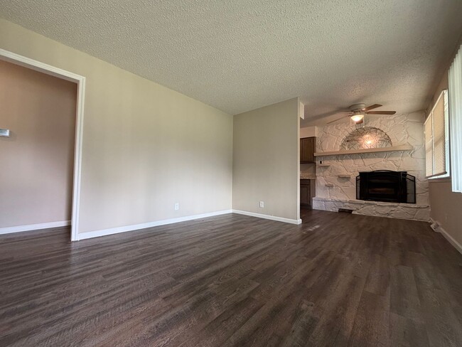 3255 S Mt Carmel St in Wichita, KS - Building Photo - Building Photo