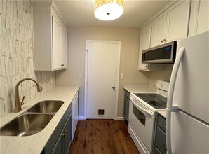 111 S Island Square Dr in St. Simons Island, GA - Building Photo - Building Photo