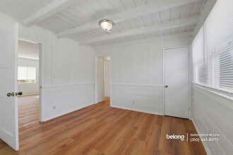 18601 Keswick St, Unit B in Los Angeles, CA - Building Photo - Building Photo