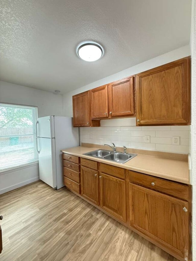 5542 Snow Fox Dr in San Antonio, TX - Building Photo - Building Photo