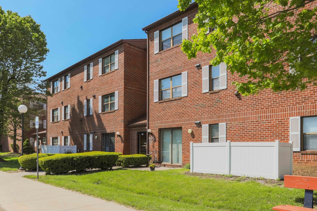 Foxcroft Village Apartments | Martinsburg, WV Apartments