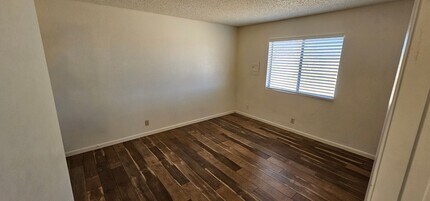 1332 N El Prado St in Ridgecrest, CA - Building Photo - Building Photo