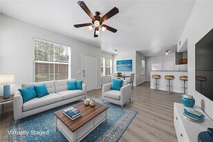 10001 Peace Way in Las Vegas, NV - Building Photo