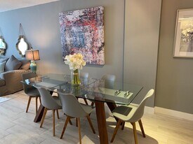 800 West Ave in Miami Beach, FL - Building Photo