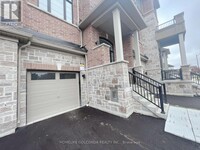 11 Elkington Cres in Whitby, ON - Building Photo - Building Photo