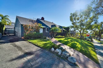 900 Bethany Rd in Burbank, CA - Building Photo - Building Photo