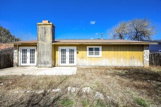 7030 Settlers Ridge in San Antonio, TX - Building Photo - Building Photo