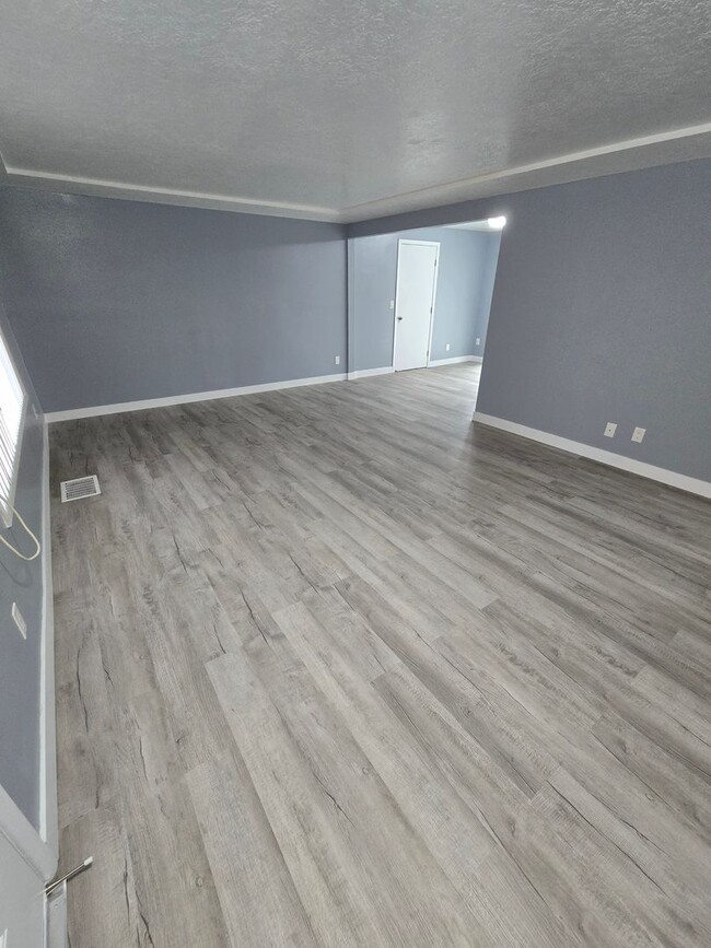 10508 NE Glisan St in Portland, OR - Building Photo - Building Photo