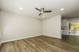 1340 Ashley Hall Rd in Charleston, SC - Building Photo - Building Photo