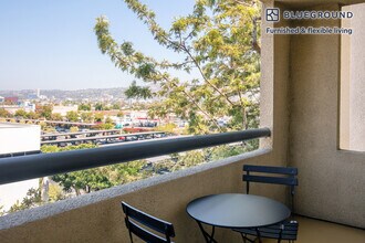 7660 Beverly Blvd in Los Angeles, CA - Building Photo - Building Photo