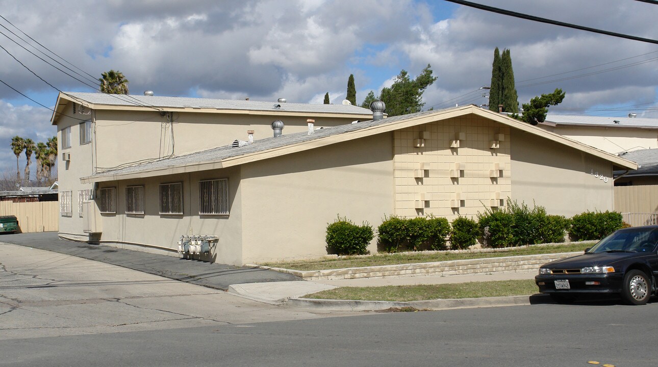 1300-1320 Heron Ave in El Cajon, CA - Foto de edificio