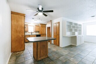 5517 16th Pl in Lubbock, TX - Building Photo - Building Photo