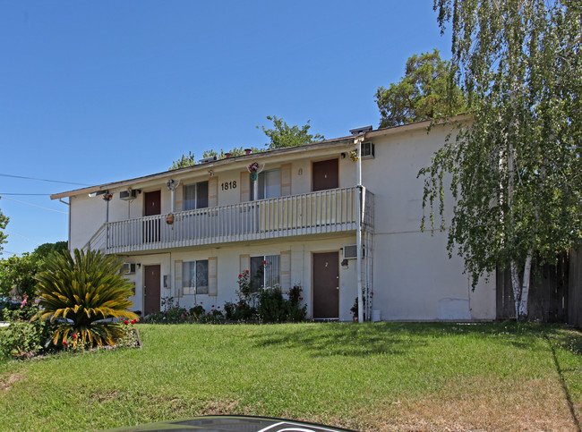 1818 Silica Ave in Sacramento, CA - Foto de edificio - Building Photo