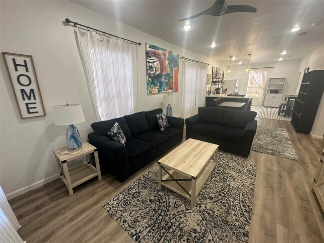 4009 Avenue L in Galveston, TX - Building Photo - Building Photo