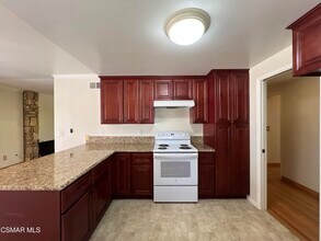 1287 Knollwood Dr in Thousand Oaks, CA - Building Photo - Building Photo