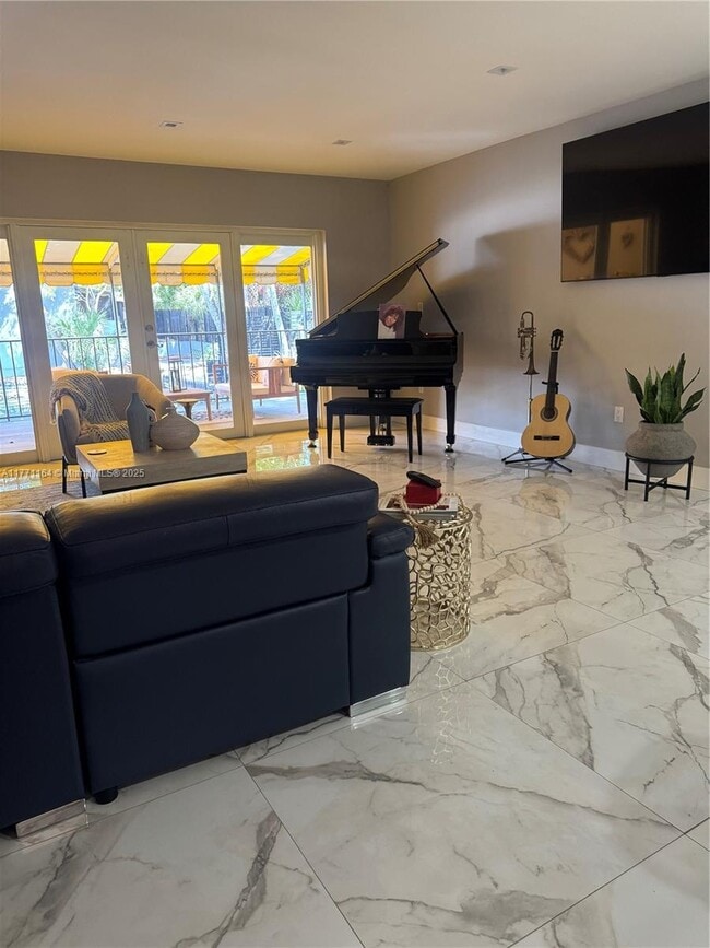 16430 Briar Patch Pl in Miami Lakes, FL - Building Photo - Building Photo