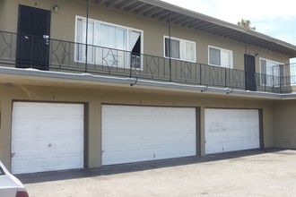 227 W Wilson Ave in Orange, CA - Building Photo - Building Photo