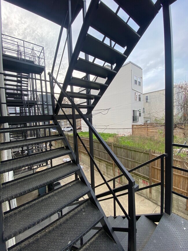 1811 Cecil B Moore Ave, Unit C photo'