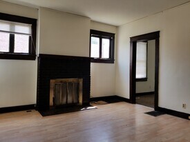 408 E Cottage Grove Ave in Bloomington, IN - Building Photo