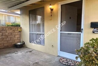 19214 Avenue Of The Oaks in Santa Clarita, CA - Building Photo - Building Photo