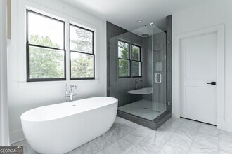 430 Allendale Dr SE in Atlanta, GA - Building Photo - Building Photo