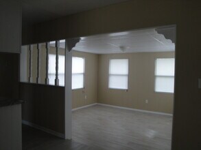 1014 Kenmore St in Deltona, FL - Building Photo - Building Photo