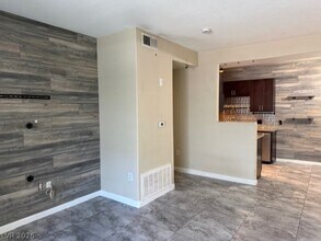 3318 N Decatur Blvd in Las Vegas, NV - Building Photo - Building Photo