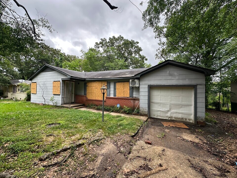 1736 Gibralter Dr in Jackson, MS - Building Photo