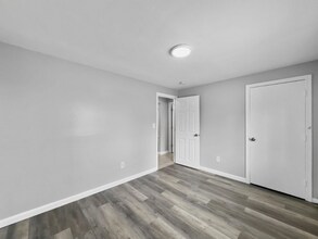 19 Grove St, Unit 8 in Methuen, MA - Building Photo - Building Photo