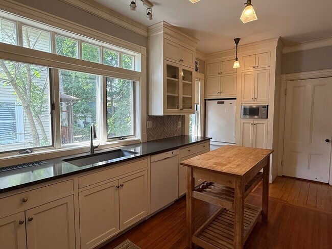 7 Gardenside St in Boston, MA - Building Photo - Building Photo